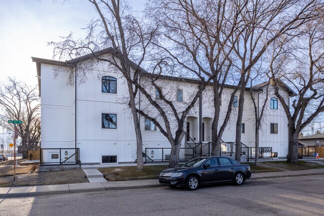 6408 18A St SE in Calgary, AB - Building Photo - Primary Photo