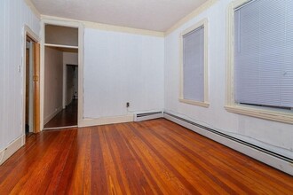 136 Saratoga St, Unit #2nd Fl in Boston, MA - Foto de edificio - Building Photo