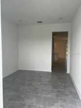 7640 Stone Crk Trl in Kissimmee, FL - Foto de edificio - Building Photo