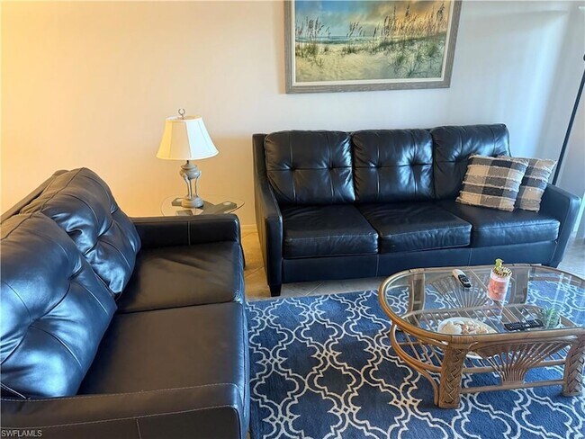 13070 Amberley Ct in Bonita Springs, FL - Foto de edificio - Building Photo