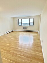 1039 Commonwealth Ave, Unit 18 in Boston, MA - Building Photo - Building Photo