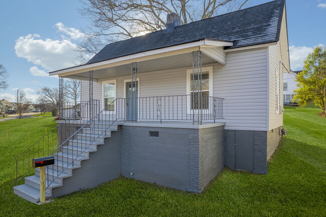 9 Cardwell St in Greenville, SC - Foto de edificio - Building Photo