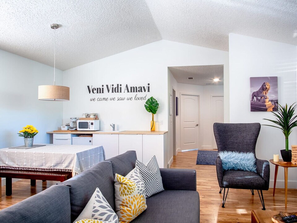 22 Hybiscus Ave in St. Augustine, FL - Building Photo
