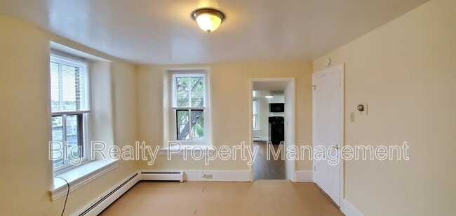 128 New St in Spring City, PA - Building Photo - Building Photo