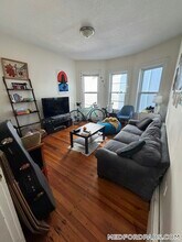 68 Winchester St in Medford, MA - Foto de edificio - Building Photo