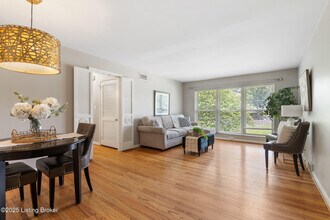 2705 Riedling Dr in Louisville, KY - Building Photo - Building Photo