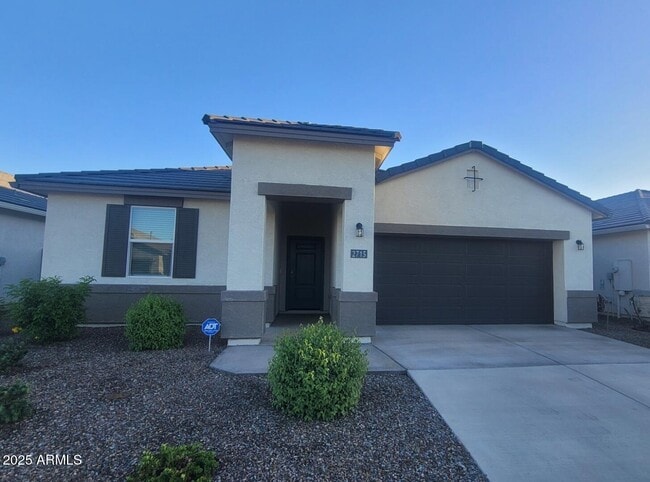 property at 2715 W Seaver Ave