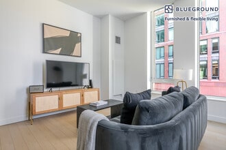 390 Harrison Ave, Unit FL4-ID1329 in Boston, MA - Building Photo - Building Photo