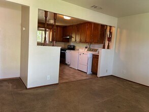 1246 W 5th St in Chico, CA - Building Photo - Building Photo