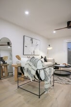 Quays at Encanto in Phoenix, AZ - Building Photo - Building Photo