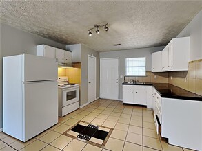 6114 Green Acres Dr SW in Covington, GA - Building Photo - Building Photo