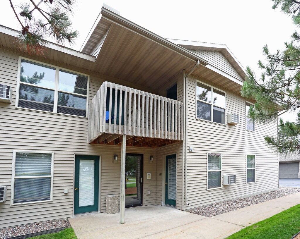Sherman Oaks Apartments in Wausau, WI