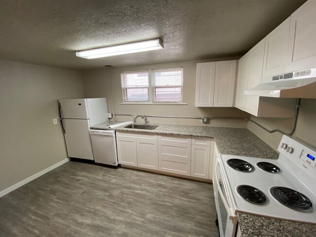 property at 619 S Grant Ave