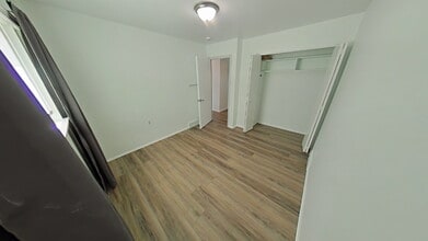 13250 De Mott Dr in Warren, MI - Building Photo - Building Photo