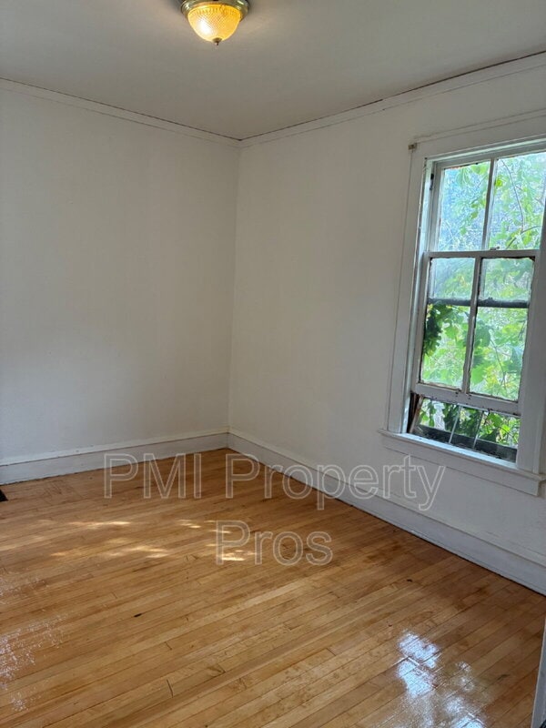 property at 4572 W Fond du Lac Ave