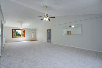 201 Seminole Cir in Loudon, TN - Building Photo - Building Photo