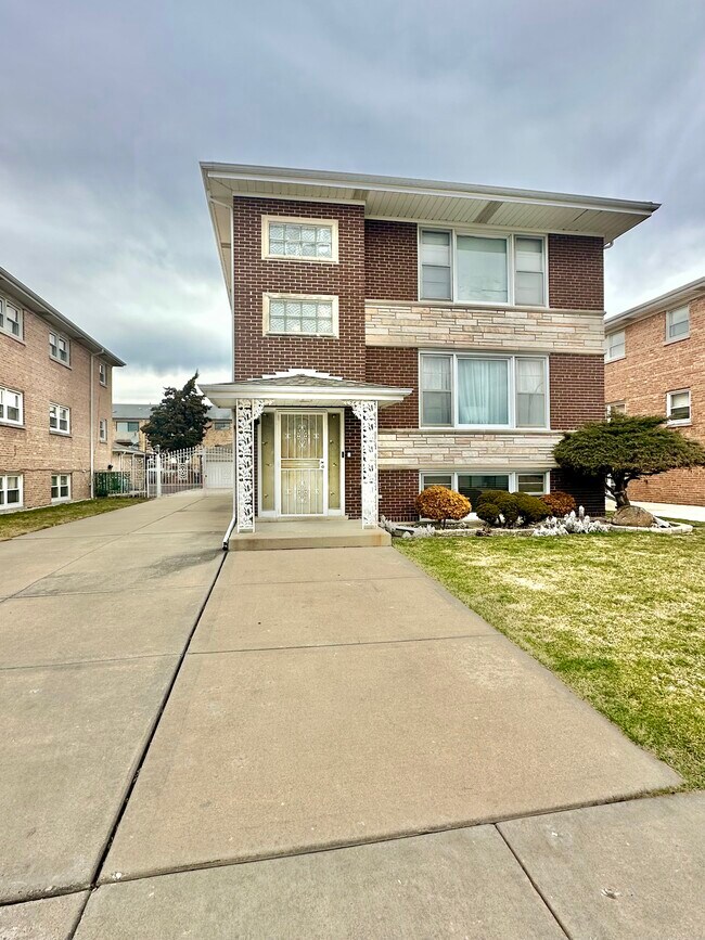 8680 W Carmen Ave Rentals in Norridge, IL