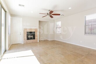 10497 Foggy Glen Ave in Las Vegas, NV - Building Photo - Building Photo
