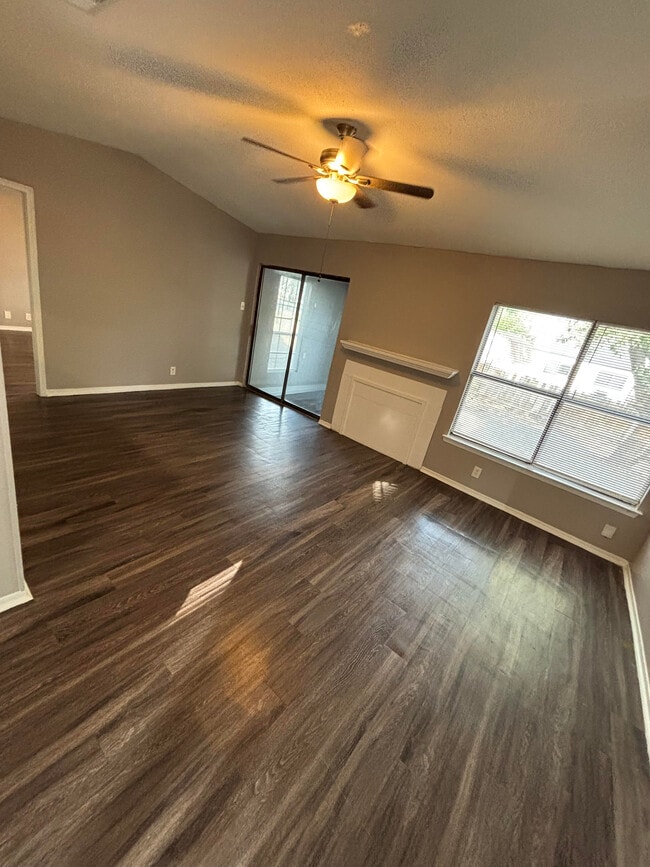 4122 Alaskian Sunrise in San Antonio, TX - Foto de edificio - Building Photo