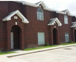 1805 Dixieland Rd in Harlingen, TX - Building Photo