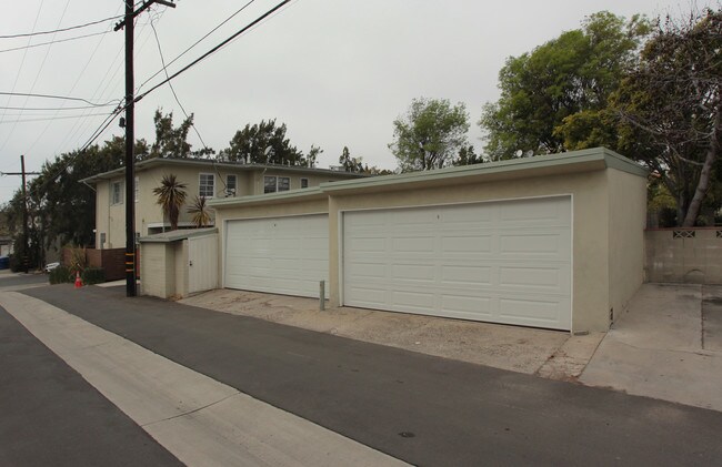 2101-2109 10th St in Santa Monica, CA - Building Photo - Building Photo