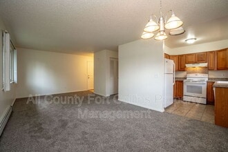 1434 S Dotsero Dr in Loveland, CO - Building Photo - Building Photo