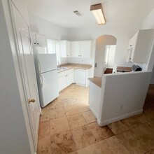 5525 W Flamingo Rd in Las Vegas, NV - Building Photo - Building Photo