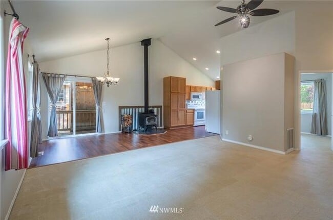 property at 907 Marian Dr