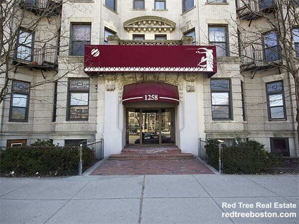 1258 Commonwealth Ave, Unit B in Boston, MA - Building Photo