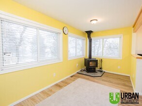 11823 W Hunt Rd in Cheney, WA - Building Photo - Building Photo