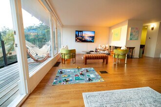 1072 Keeler Ave in Berkeley, CA - Foto de edificio - Building Photo