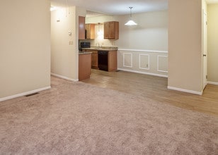 Cedarstone Apartments in Morgantown, WV - Foto de edificio - Building Photo