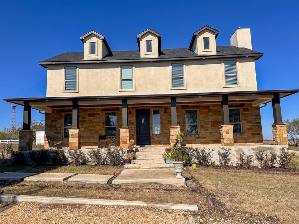 1130 Black Ankle Rd in Lockhart, TX - Building Photo