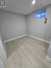 81 Clearmeadow Blvd in Newmarket, ON - Building Photo - Building Photo