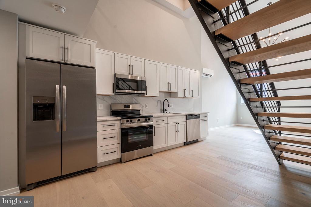 719 Dickinson St in Philadelphia, PA - Building Photo