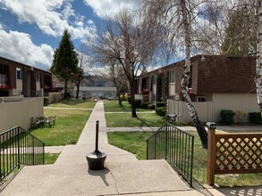 Alder Gardens in Mount Shasta, CA - Building Photo - Building Photo