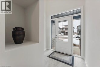 107 Starfire Cres in Hamilton, ON - Building Photo - Building Photo