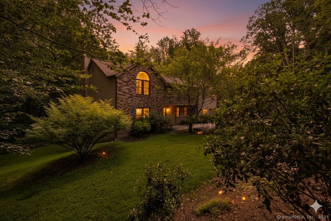 property at 27 Blackberry Dr E