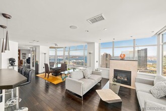 700 W Harbor Dr in San Diego, CA - Building Photo - Building Photo