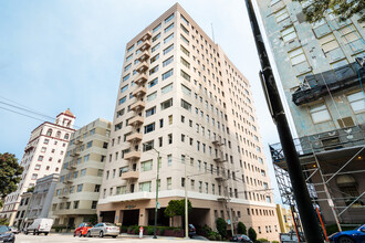 Crest Royal Apartments in San Francisco, CA - Building Photo - Building Photo