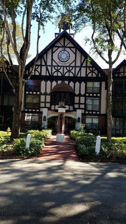 3730 Inverrary Dr in Lauderhill, FL - Building Photo