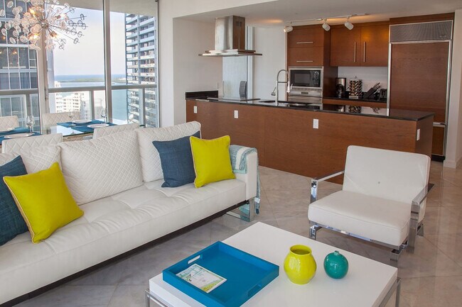 485 Brickell Ave in Miami, FL - Building Photo - Building Photo