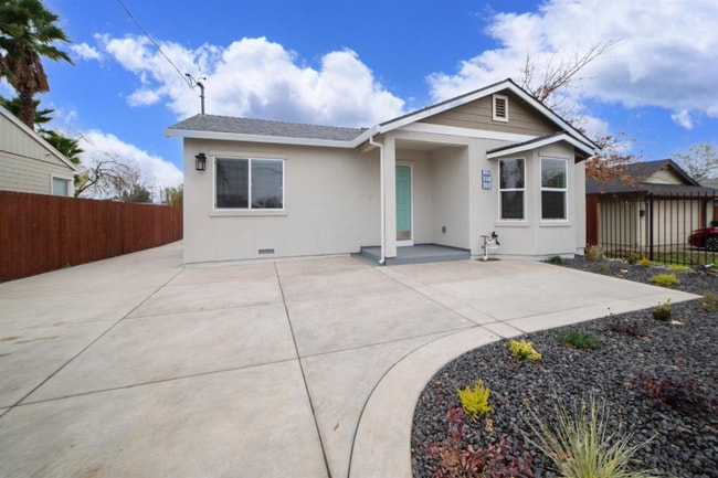 2727 Rio Linda Blvd