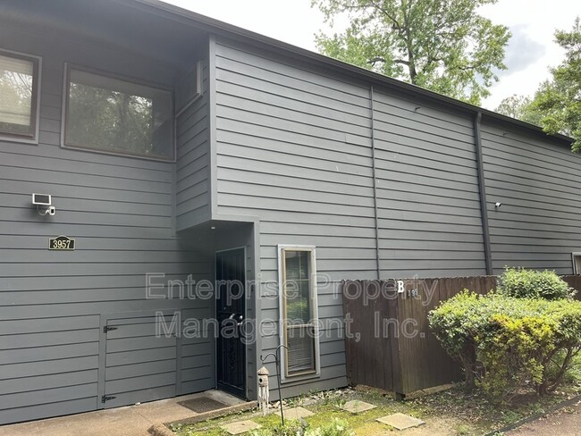 3957 Grahamdale Cir in Memphis, TN - Building Photo - Building Photo