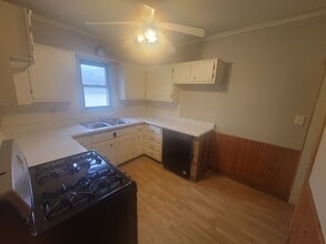 1406 N Oak St in Bloomington, IL - Building Photo - Building Photo