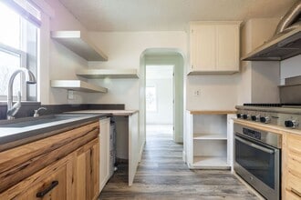 2403 E 400 N in St Anthony, ID - Building Photo - Building Photo