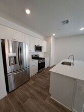 1113 Arroyo Way in Madera, CA - Building Photo - Building Photo