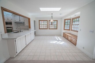 25356 Avenida Ronada in Santa Clarita, CA - Building Photo - Building Photo