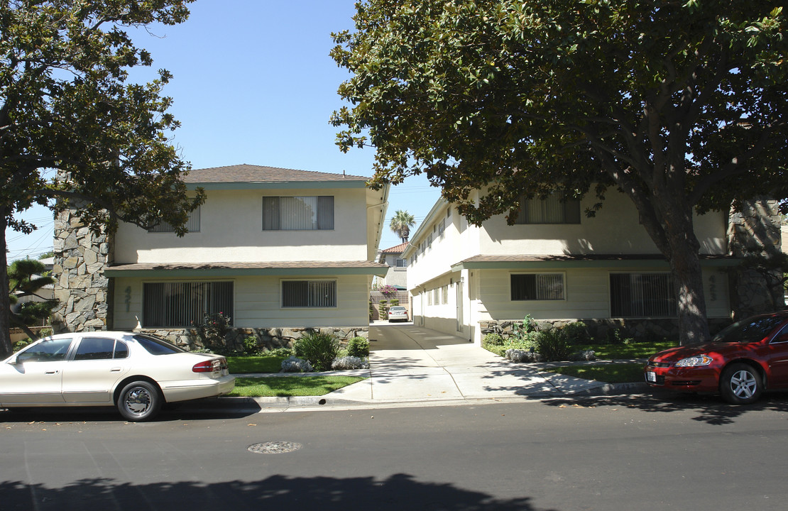 421-423 N Monterey St in Alhambra, CA - Building Photo