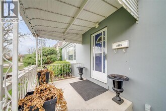 3985 Roseland Dr E in Windsor, ON - Building Photo - Building Photo